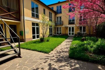 Дом, 380 м², 3 эт.