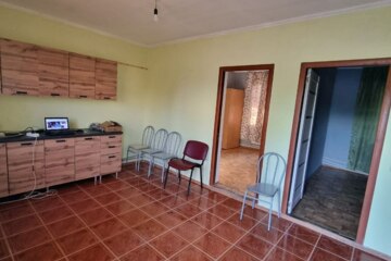 2-к квартира, 42 м², 1/1 эт.