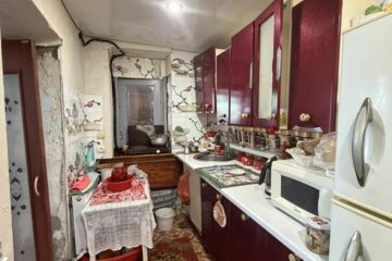 3-к квартира, 40 м², 1/1 эт.
